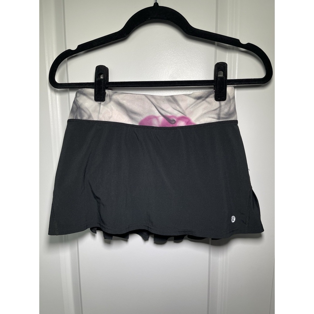 RARE Lululemon Speed‎ Skirt Unicorn Tears Black Size 2 with Lining Shorts
